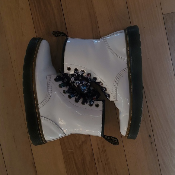 Doc Martens Zavala Leather Boot US Sz 6 Men Women Size 7 White - Picture 3 of 9